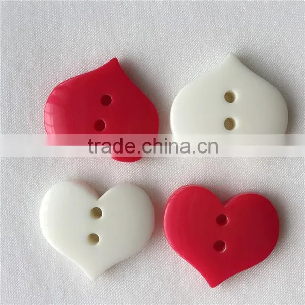Custom Cheap Promotion High Quality Resin Plastic Heart Button photo-2