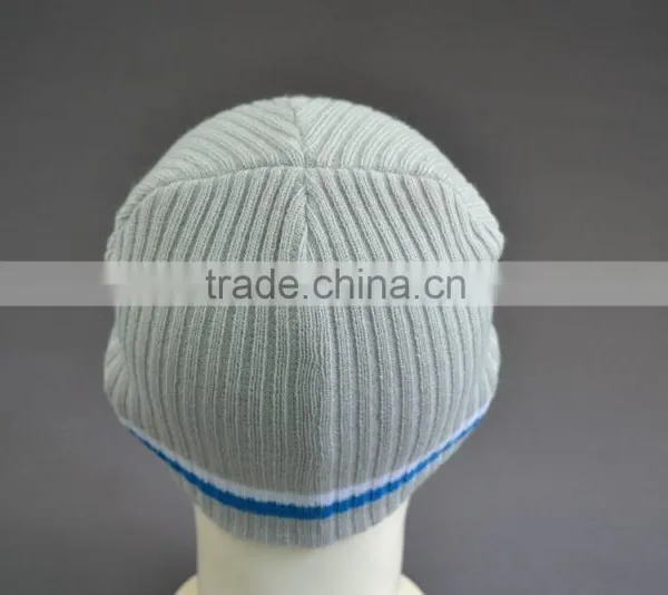 Acrylic Beanie Hat With Rubber Patch Logo photo-2