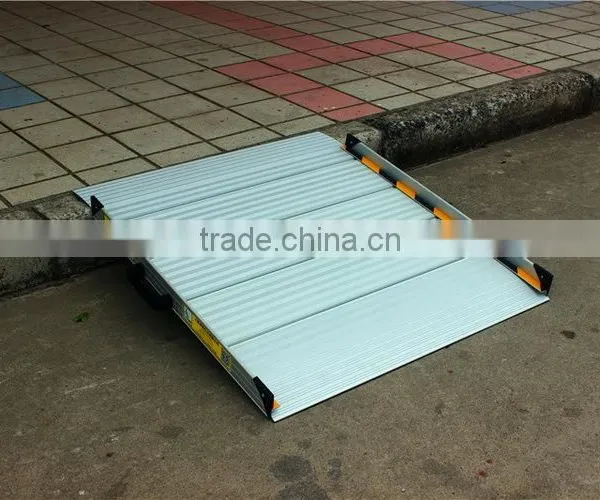 Lightweight aluminium alloy ramp