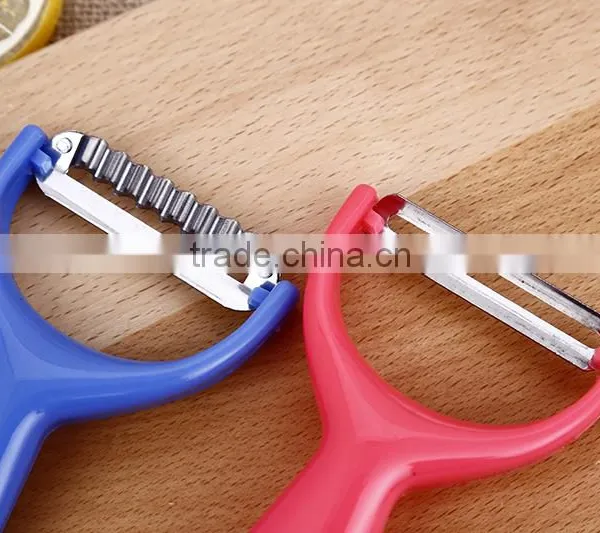 Factory Wholesale Colorful PP Handle Stainless Steel Wave Blade Multifunctional Peeler photo-6