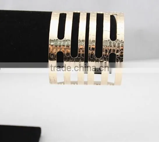 Fashion Iron Gold Hollow Bangle Cuff Bracelet for Women photo-6