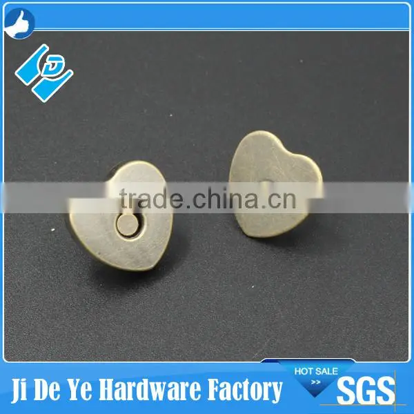 High Quality Wholesale Heart Magnetic Buttons photo-2