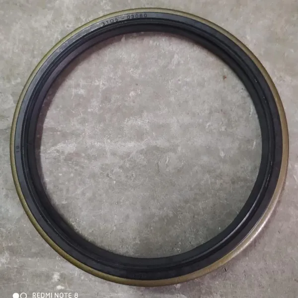 Good Price Universal Bus Parts Accessories 31D5-03080 Bus Front Wheel Oil Seal photo-2