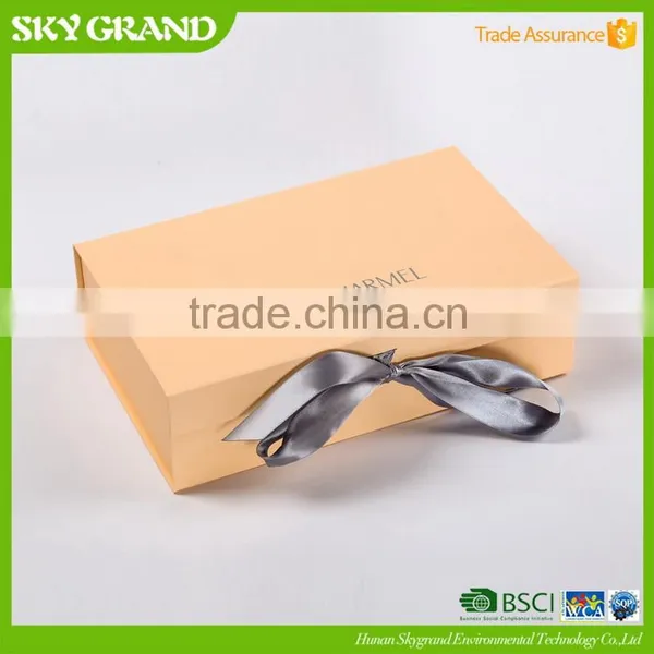 China Classical Custom Paper Book Shaped Gift Box photo-2