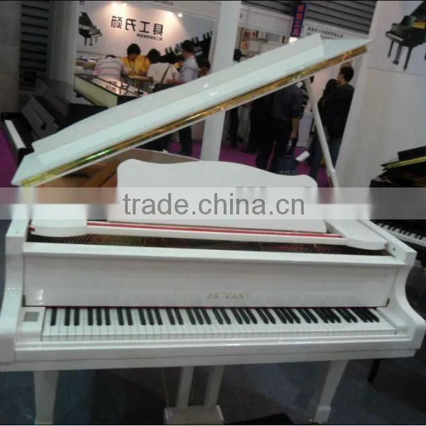 White Grand Piano GP186