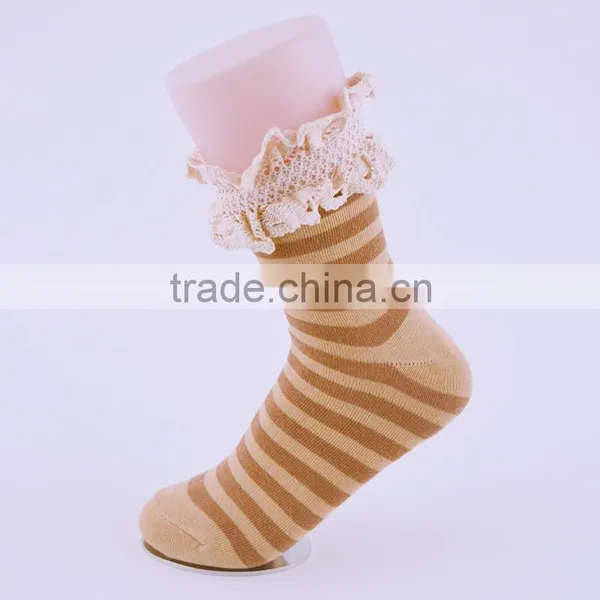Lady 200N Fashion Cotton Socks With Cotton Crocheted Lace on the Cuff Weed Socks