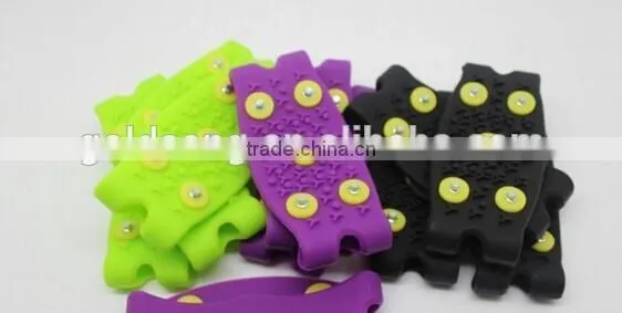 Five Teeth Rain and Snow Weather or Leisure Fishing Anti-skid Silicone Crampon photo-3