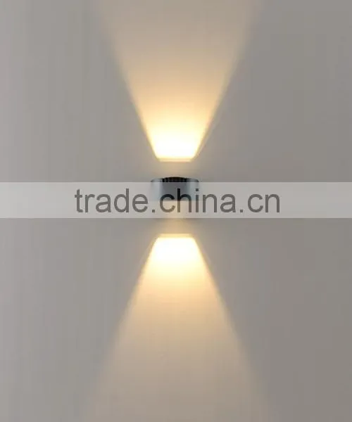 LED Wall Light Die Casting Aluminium Alloy up and Down Lighting IP54 Waterproof photo-2