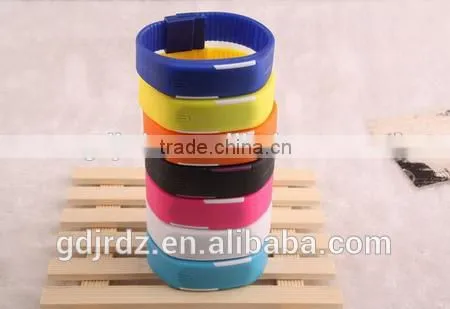 Made in China LED and USB Flash Drive Multifunctional Bracelet Wristband Watch Bracelet Watch photo-3