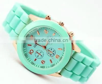 Hot Sale Amazon Watch Geneva Crystal Bezel Watch photo-6
