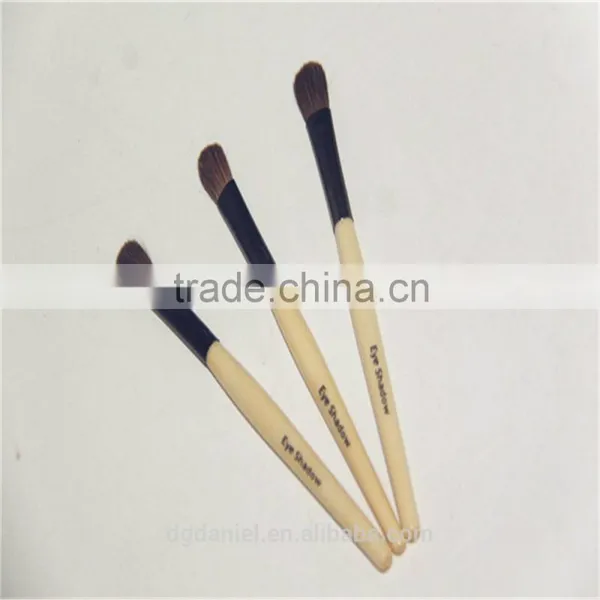 Professional Small Eye Shadow Cosmetic Brush for Beauty Needs photo-3