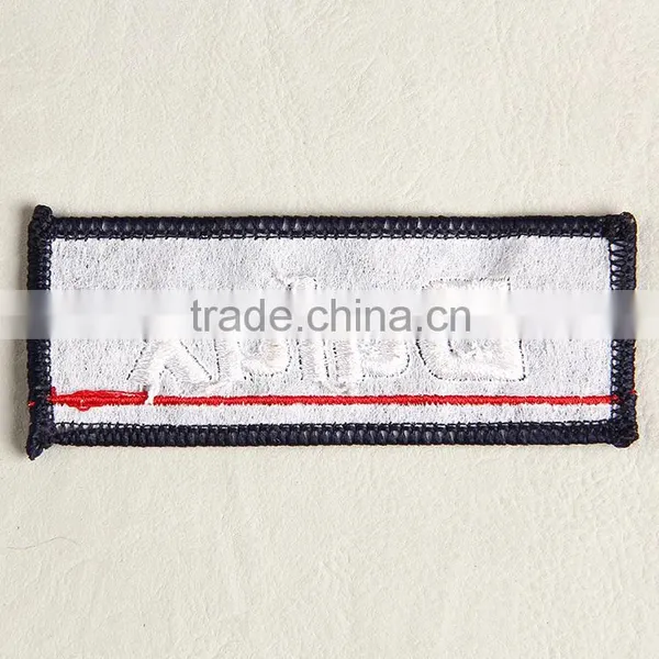 Damask Woven Label With Overlocked Embroidery for Girls' Bell Bottom Pants photo-3