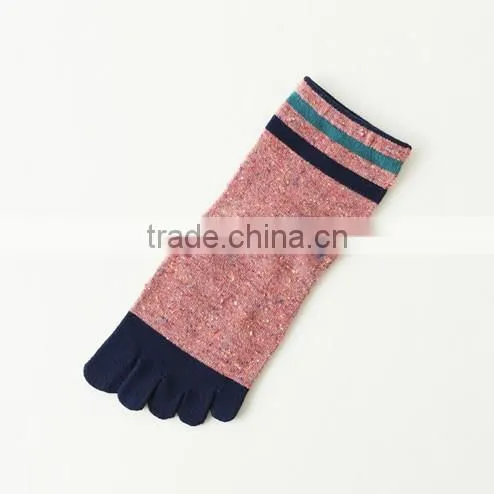 Hot Selling Japanese Design OEM School Lovely Girls Winter Comfortable Cotton Red Stripes Casual Injinji Yoga Socks photo-3