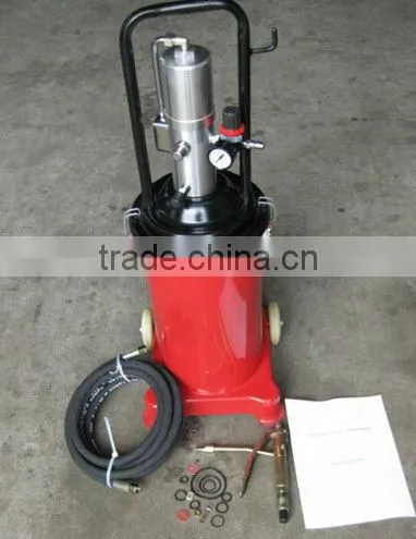 Oil injector with output pressure 20-25MPa.