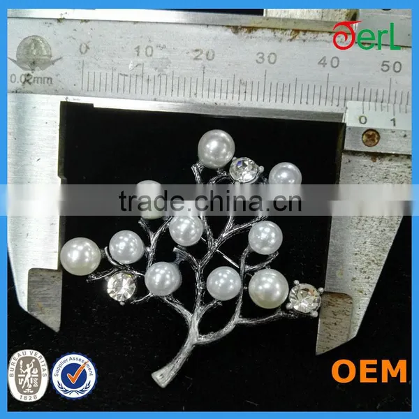 Manufacturer Wholesale Leaf Shape Wedding Rhinestone Brooch photo-5