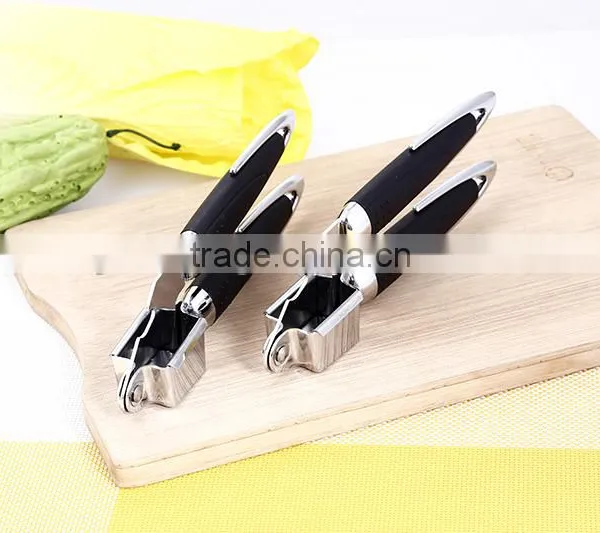 2016 Hot Sale Kitchen Accessories Garlic Press Galic Peeler photo-2