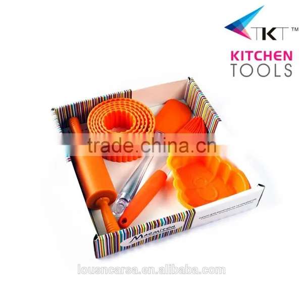 Popular Silicone Tools Baking -Siliocne Brush, Silicone Spatula,Cookie Cutter, Beer Cake Mould, Rolling Pin photo-2