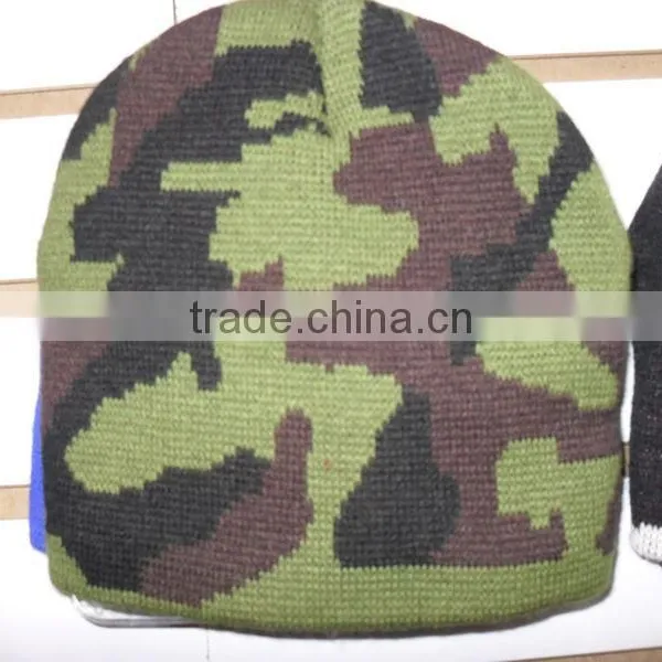 Camo Pattern Winter Knitted Beanie Hat photo-2