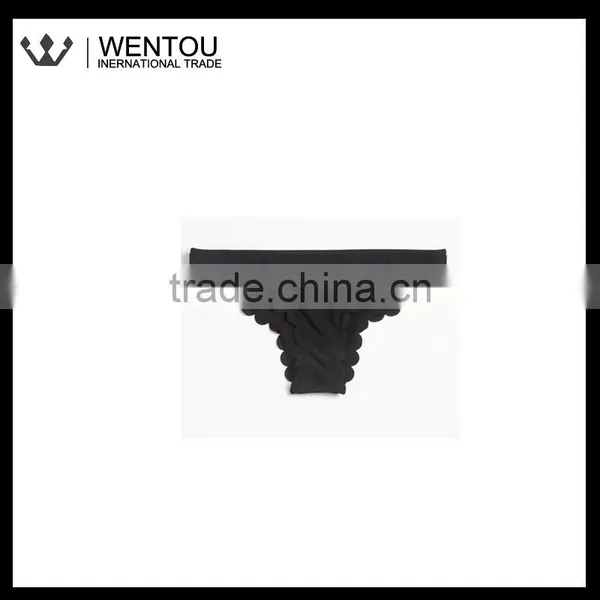 Fashionable Charming Scalloped Bikini photo-3