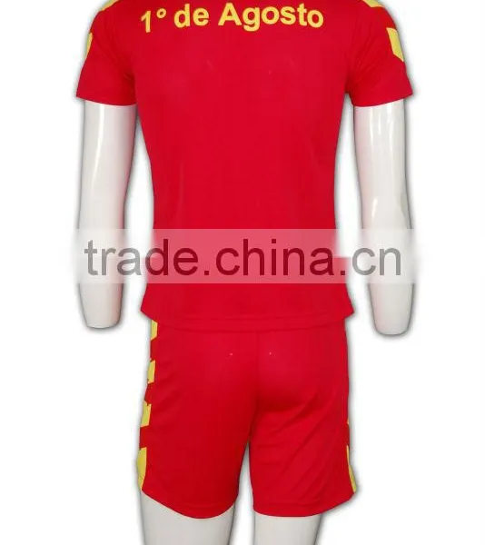 Customize Short Sleeve Red Colour Football Uniform With Pants photo-4