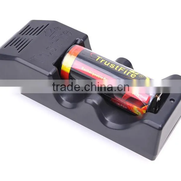 High Brightness XM-L T6 LED Flashlight for Outdoor Wholesale photo-3