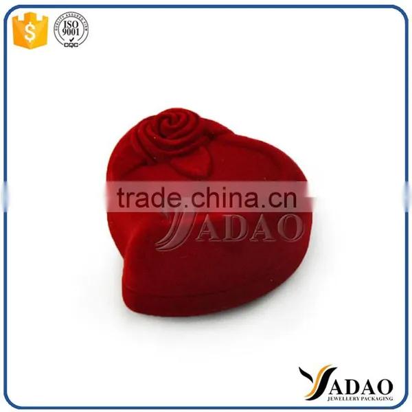 Red Flower Shape Velvet Jewelry Boxes Ring Packaging Box photo-3