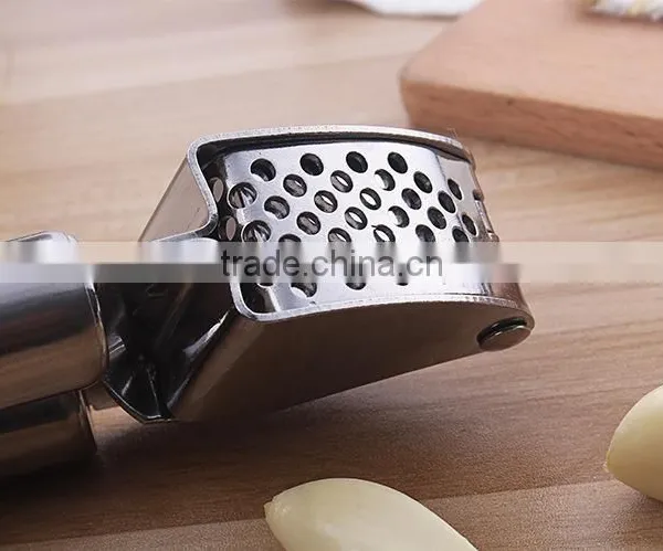 Cheap Home Stainless Steel 430 Stainless Steel Garlic Press Commercial Garlic Press Peeler photo-4