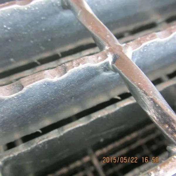 Custom Size Hot Dipped Galvanized Steel Grating for Machinery Guarding and Fencing photo-4