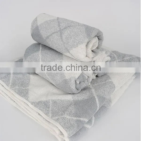 China Hot Sale Picasso Fashion Elements Customized Bath Towel photo-6