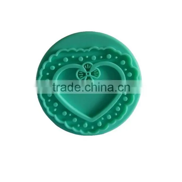 Love Shape Silicone Lace Cookie Stamp, Food Grade 7.5cm Silicone Biscuit Stamp photo-3