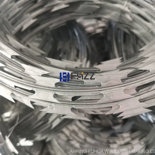 Galvanized Razor Blade Barbed Wire BTO-30 Medium Barbs 300mm Diameter for Perimeter Protection photo-3