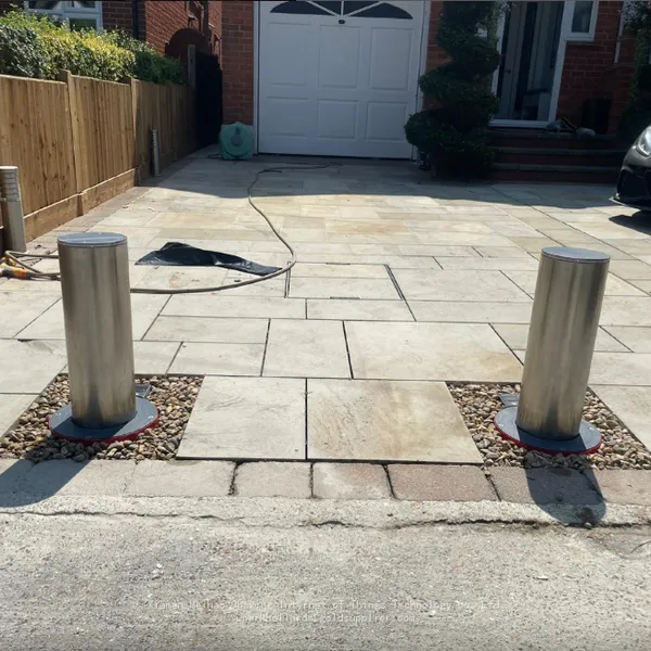 UPARK High Quality Home Use Road Safety Bollard Simple for Use Integrated Telescopic Bollards photo-5