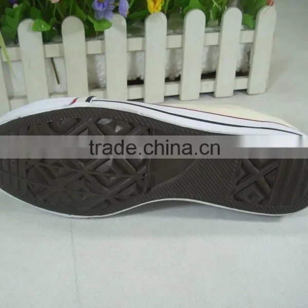Cheapest Vulcanized Canvas Shoe/Classic Shoes /Football Shoe photo-5