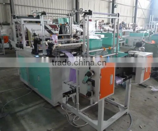 Manual coreless rolling bag machine