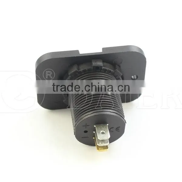 Fixed Plate Mounted Car Dual Port Digital Ammeter And Voltmeter Socket photo-3