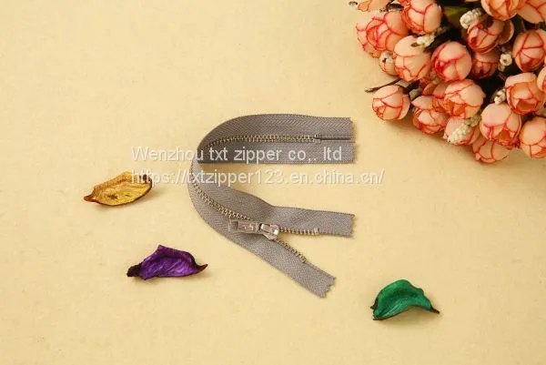 #3 #4 #5 #8 Metal Brass Zipper With Light Golden Platinum Teeth Close End photo-3
