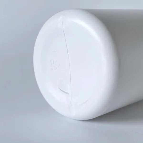 Customized Plastic Bottles for Cosmetics, Available in 500ml and 1000ml. Customized Pet Blow Molding, Silk Screening, and Gold Stamping Services. photo-3