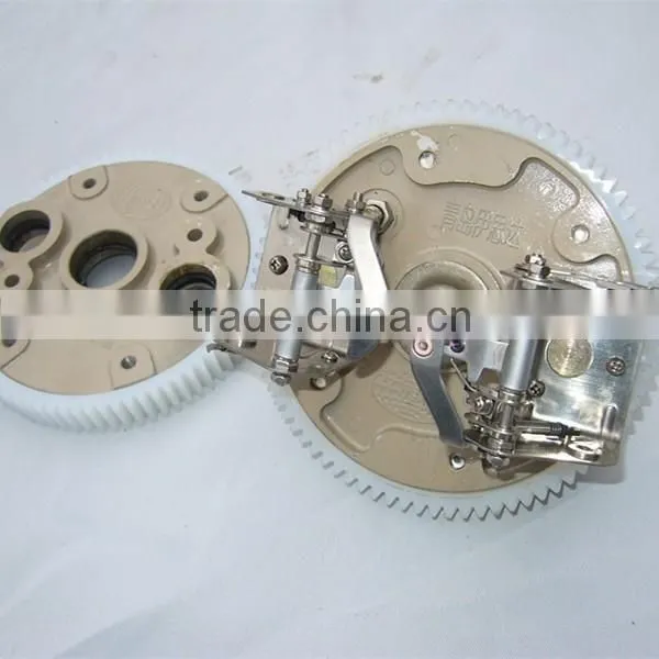 China Machinery Automatic Shuttle Less Power Loom photo-4