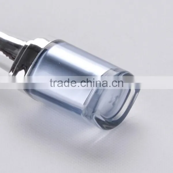 Nail Polish Bottle With Many Diferent Brush Heads photo-6