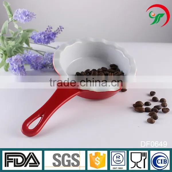 China Suppliers Kitchen Cookware Ceramic Baking Pans With Red Handle