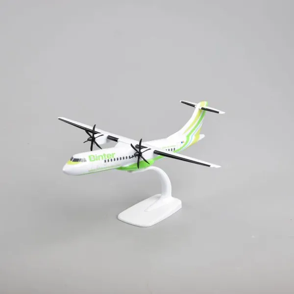 28 см пластиковая модель самолета ATR-72 BINTER с колесами. Модель самолета в качестве подарка