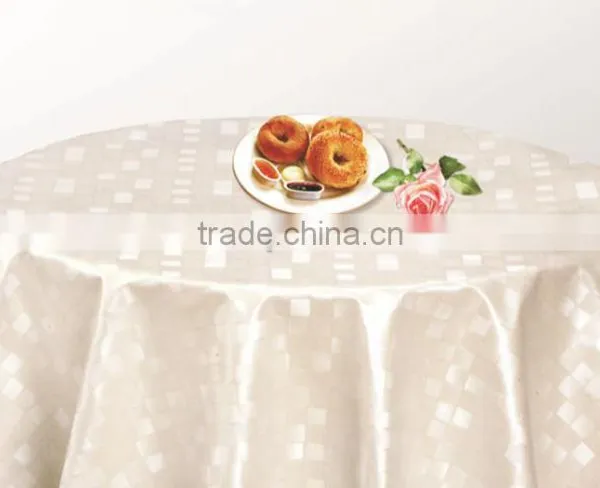 YH-3645 Embossed Tablecloth With Non-woven/fannel Backing (golden/silver Grounding)
