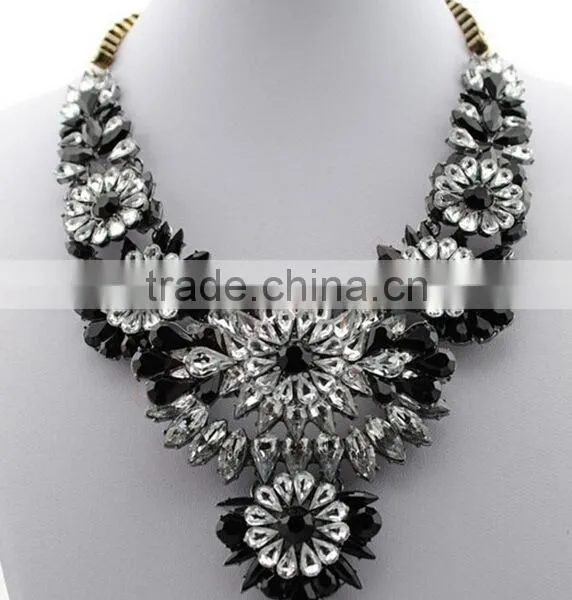 2016 Hot Sales Bulk Flower Resin Crystal Material Gold Chain Flower Pendant Shourouk Statement Necklace Semi Precious Jewellery photo-3
