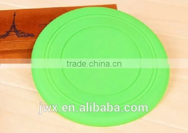 Best silicone frisbee to throw on the beach