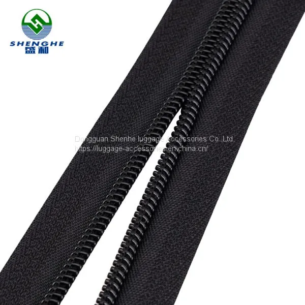 Hot Sale Zipper 8# Nylon Zippers Coil Zips in Rolls for Luggages photo-4
