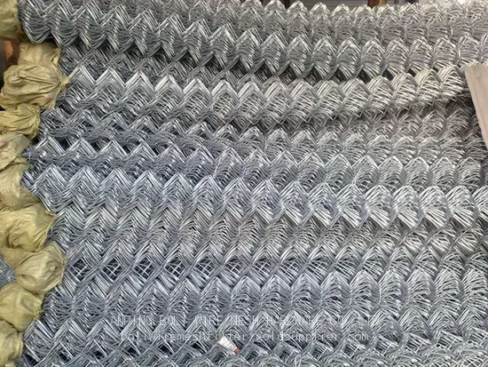 Cerca de arame em malha/ Cerca metálica exterior em formato de diamante/ Projeto de cerca de arame de aço/ Cerca de arame em malha segura e resistente