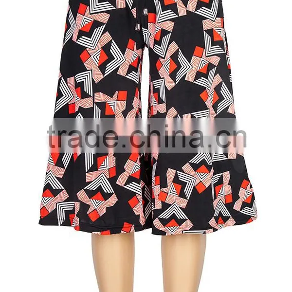 LADY'S KNITTED CAPRIS photo-2