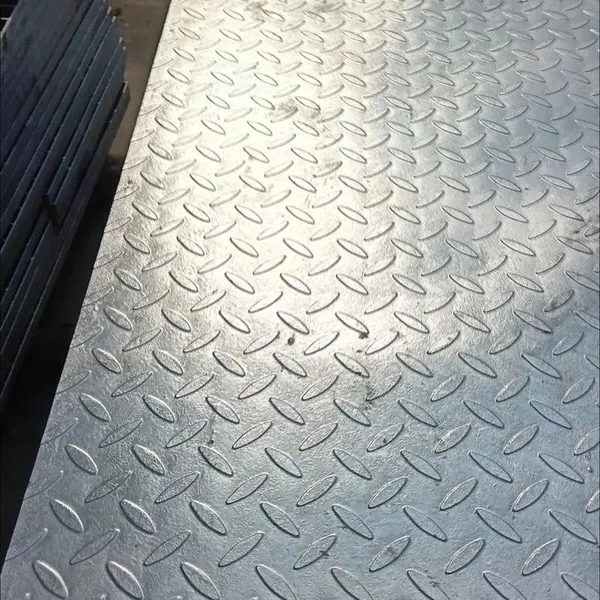 4mm 6mm 8mm 10mm High Quality High Pressed Embedded Checkered Carbon Galvanized Steel Sheet/Plate photo-5