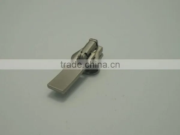 Single Lock OEM Price Zipper Slider for Luggage photo-3