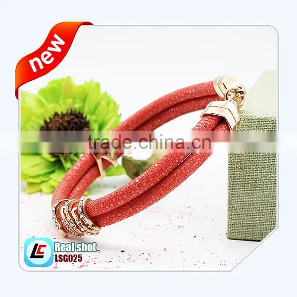 Women Best Gift Red Genuine Leather Stingray Bracelet With Rose Gold Clasp Hot Sale photo-4